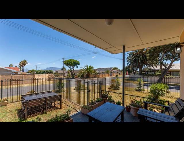 3 BEDROOM HOUSE FOR SALE IN MONTE VISTA